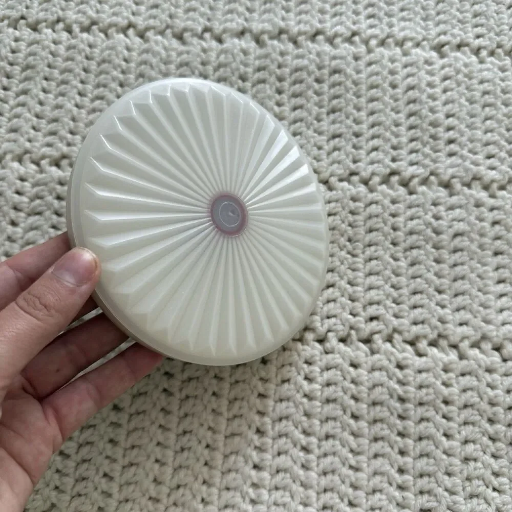 Tupperware replacement push